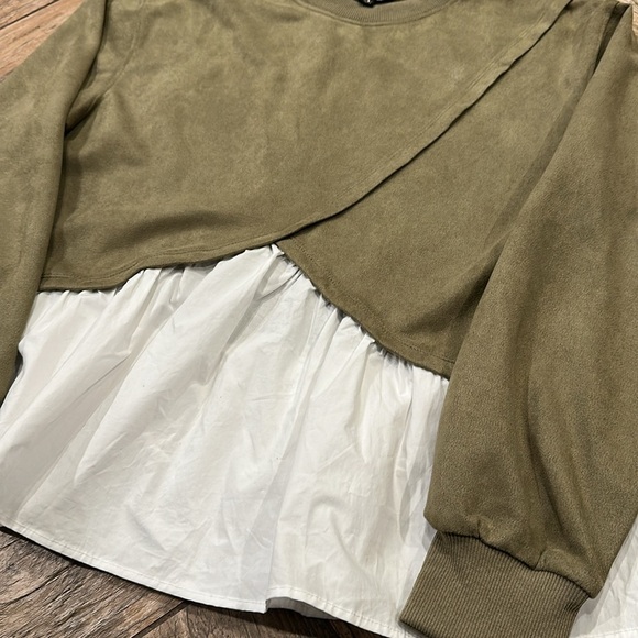 THML faux suede cross over top poplin crewneck medium green - Picture 3 of 6